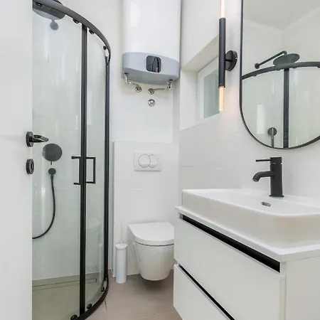 3 Minutes From The Beach: Lovely Apartment Pula