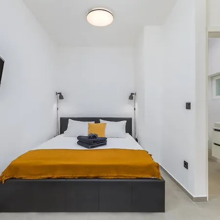 Appartement 3 Minutes From The Beach: Lovely