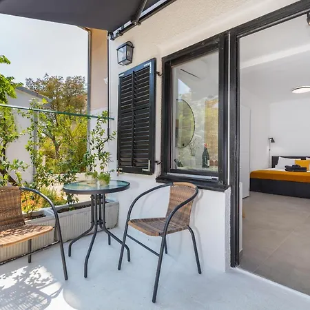 3 Minutes From The Beach: Lovely * Пула