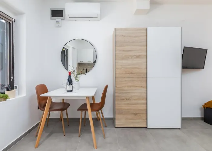 Апартаменты 3 Minutes From The Beach: Lovely Пула