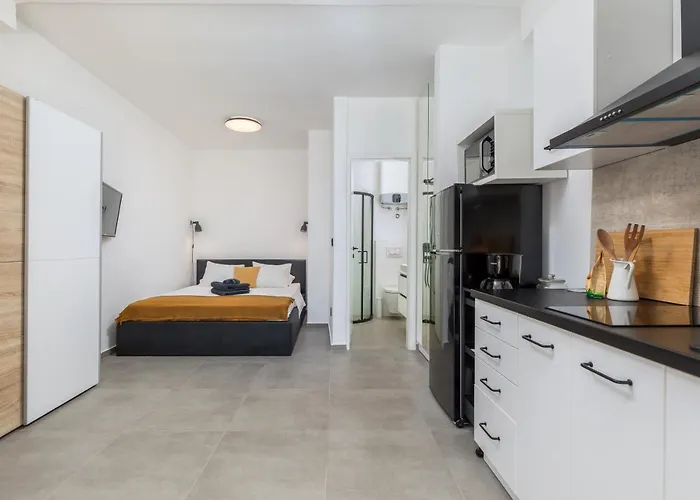 Апартаменты 3 Minutes From The Beach: Lovely *