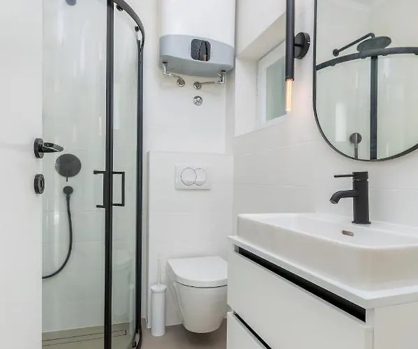 3 Minutes From The Beach: Lovely Апартаменты Пула